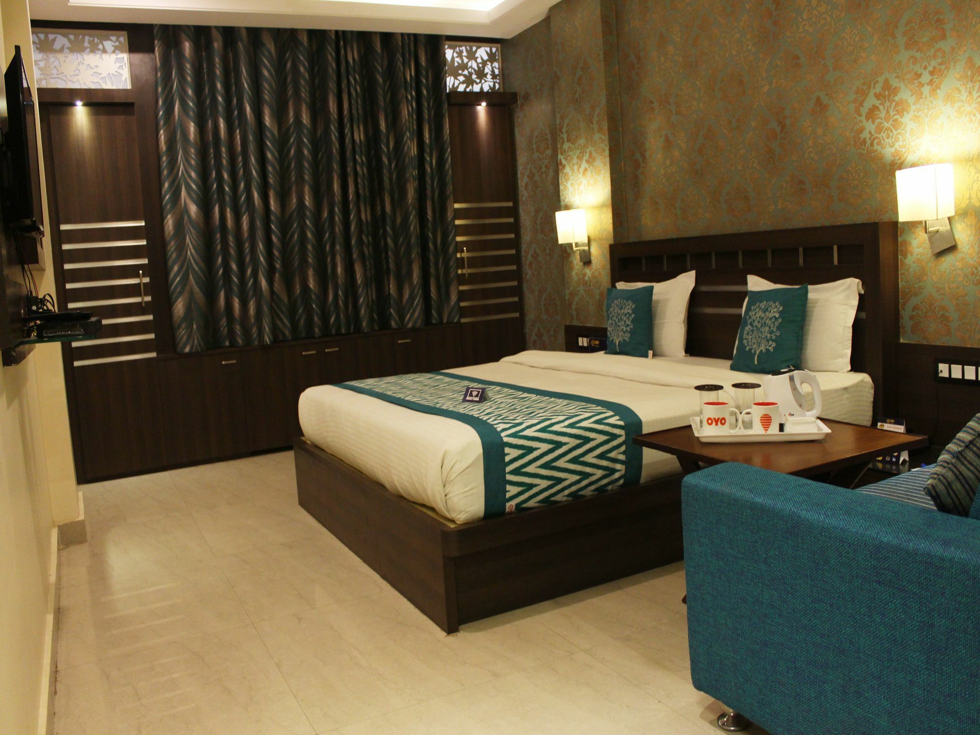 Puja Residency Hotel Варанаси Екстериор снимка