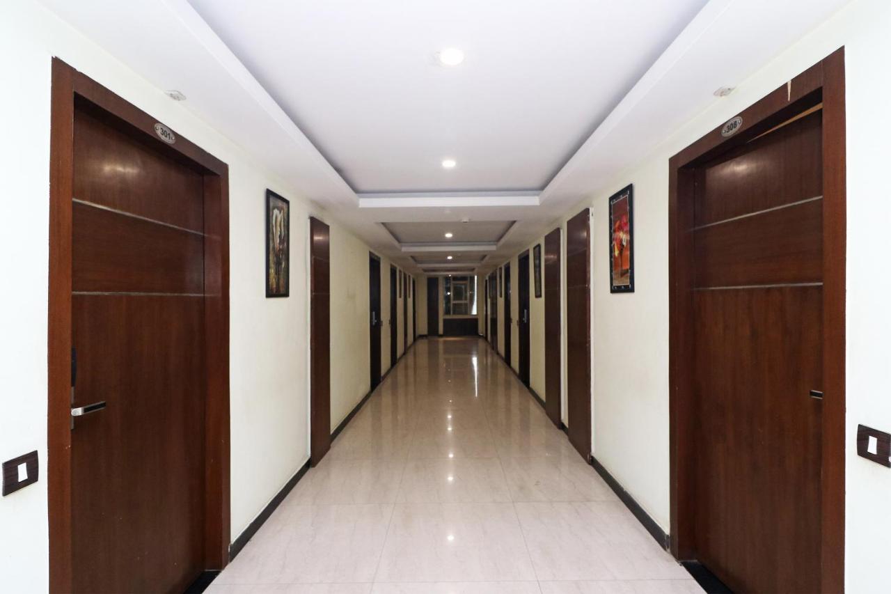 Puja Residency Hotel Варанаси Екстериор снимка